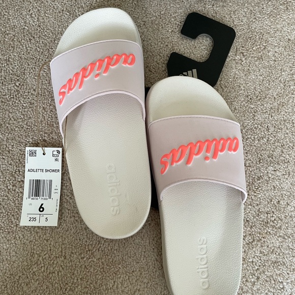 adidas Adilette Shower Slides. Size 6. NEW WITH TAGS - Picture 2 of 13